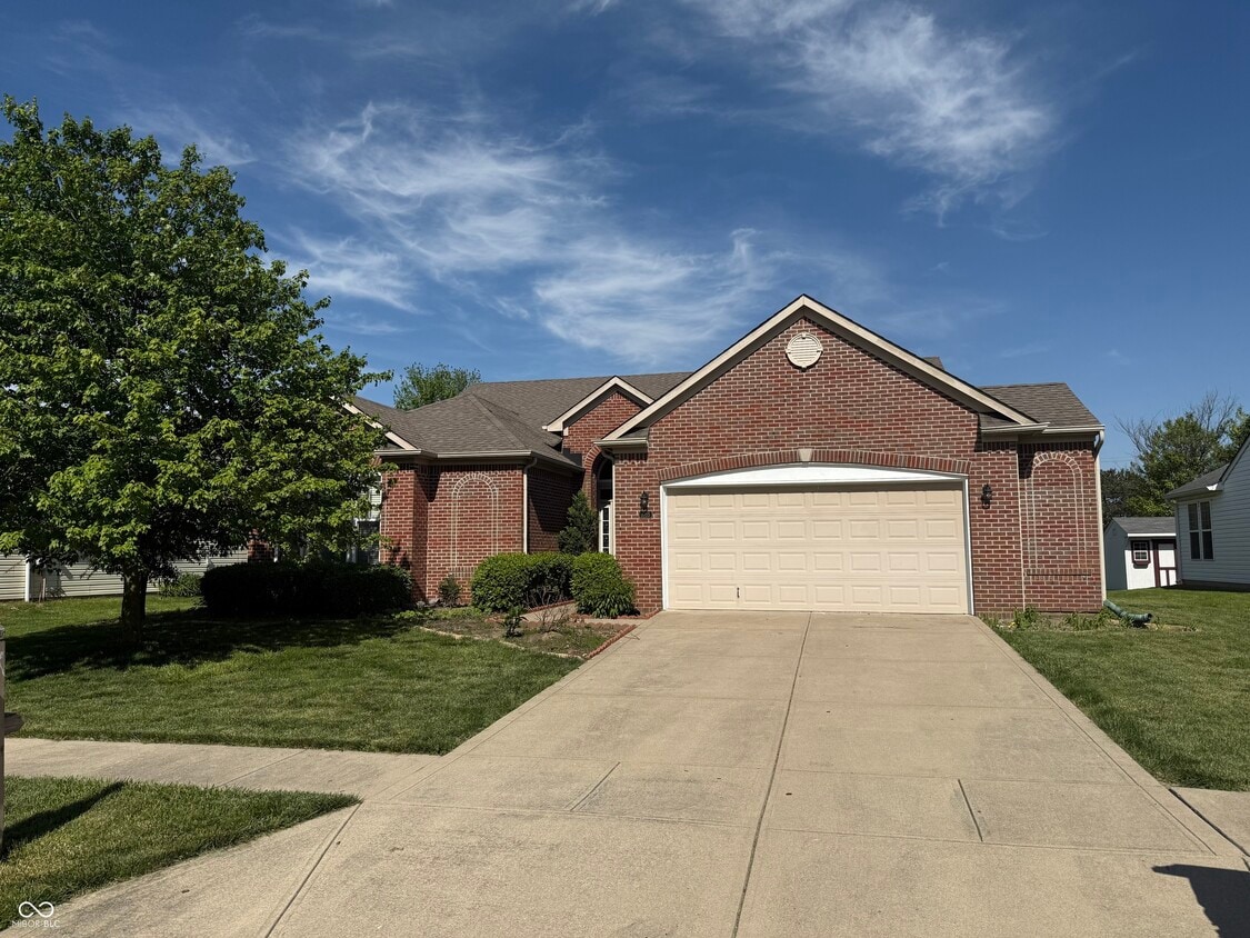 Primary Photo - 1055 Woodfield Ct