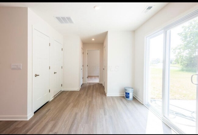 Building Photo - 20 Hemingway Ave