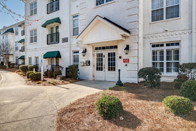 Foto del edificio - 2 bedroom at Brookside Condos