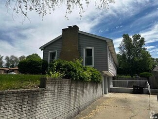 Building Photo - 2114 W Westbrook Dr
