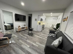 Building Photo - 1111 SW 37th Ave