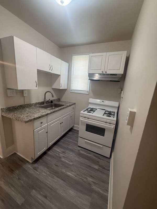 Building Photo - 3728 Dolfield Ave