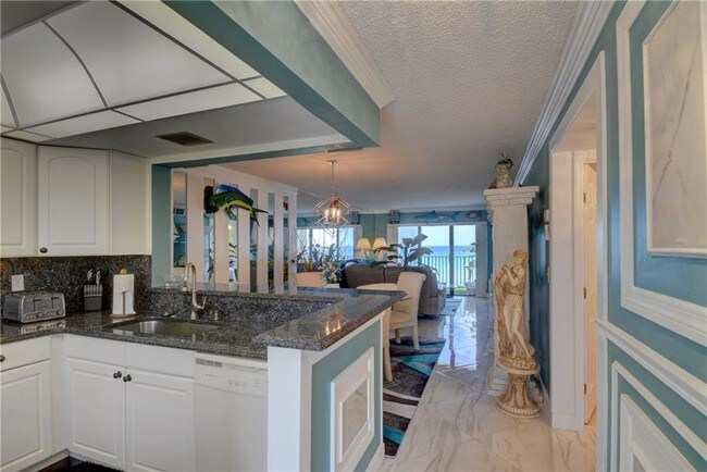 Building Photo - 7400 S Ocean Dr