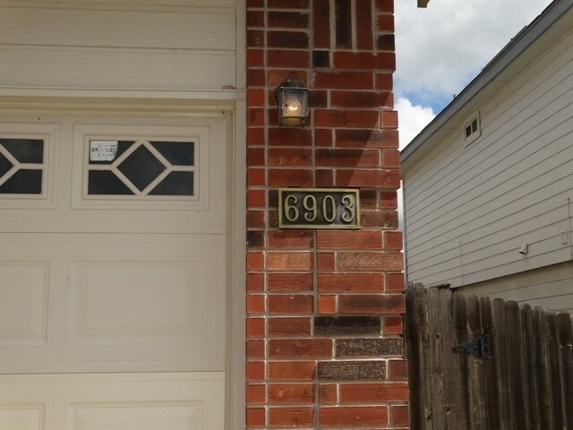 Foto principal - 6903 Grapevien Lake, San Antonio, TX. 78244