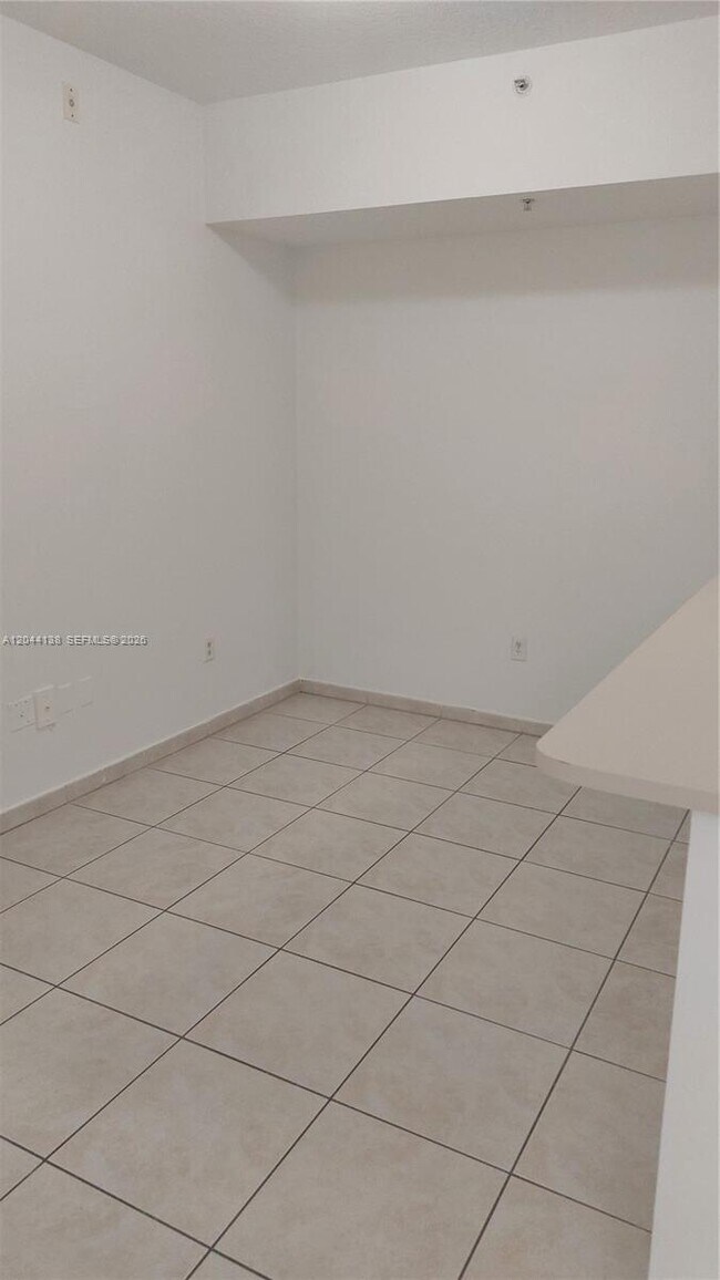 Foto del edificio - 7290 NW 114th Ave