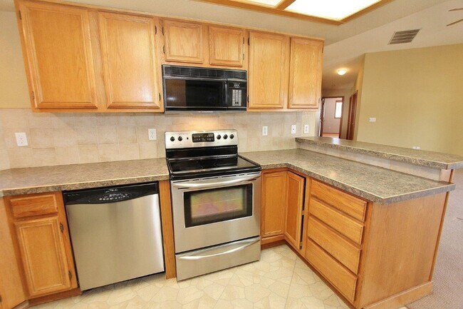 Foto del edificio - Single-Level Townhome Nestled in SE Boise