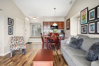 Building Photo - 5577 Creeks Crossing