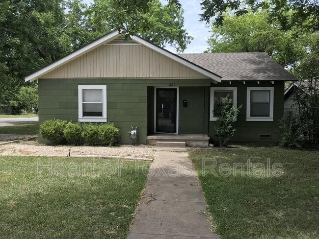 Building Photo - 1821 Live Oak Ave
