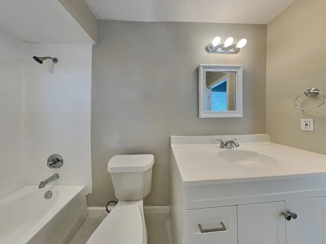 Foto del edificio - 6204 Frost Dr