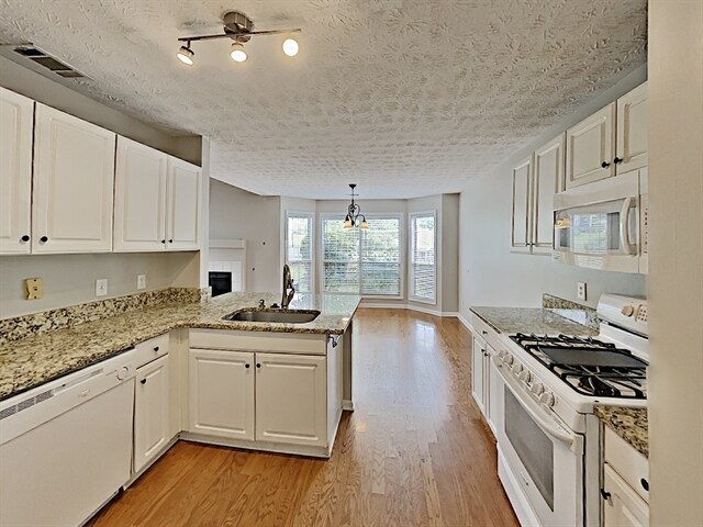 Building Photo - 3731 Avensong Village Circle
