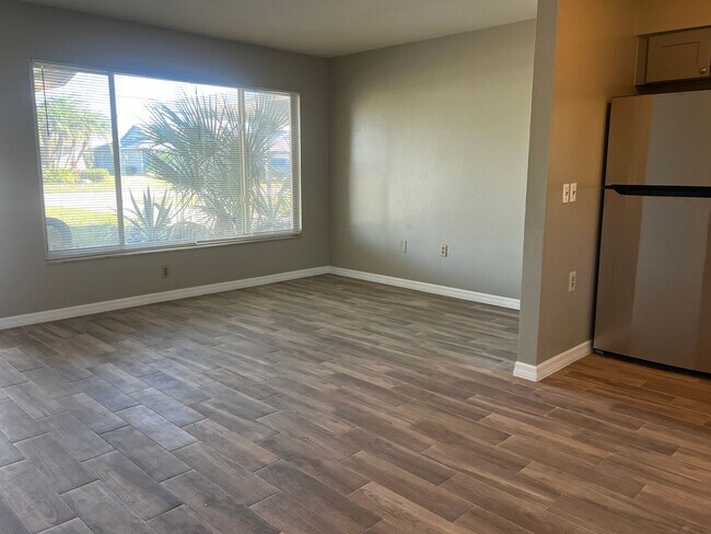 Foto del edificio - 2BD/1BA/Single carport - Venice