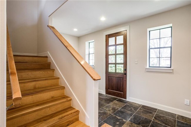 Building Photo - 9011 Groveland Dr