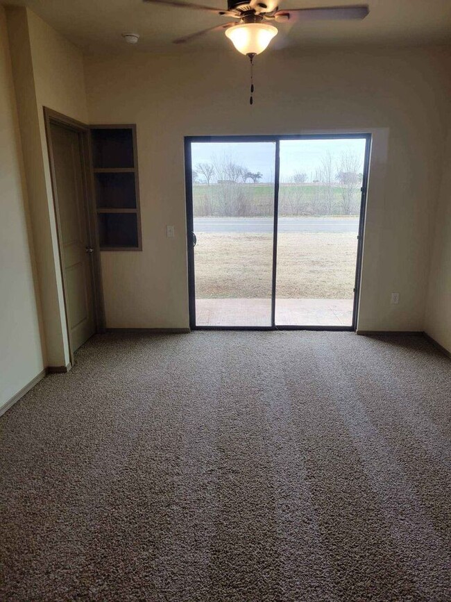 Living Room - Granite Landing