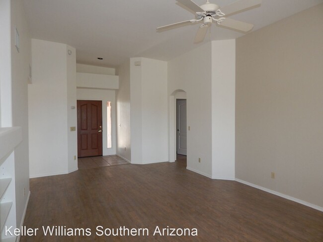 Building Photo - 3 br, 2 bath House - 301 E Shadow Bluff