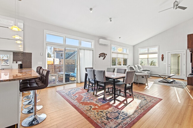 Building Photo - 18 Rosedale St