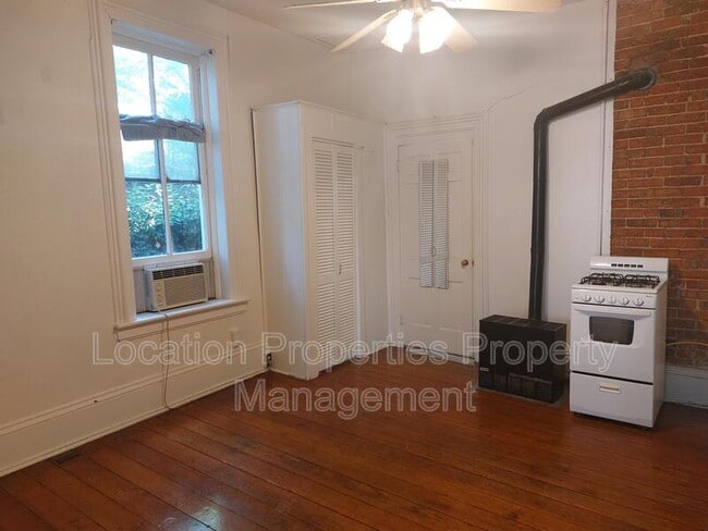 Building Photo - 728 Rhode Island St
