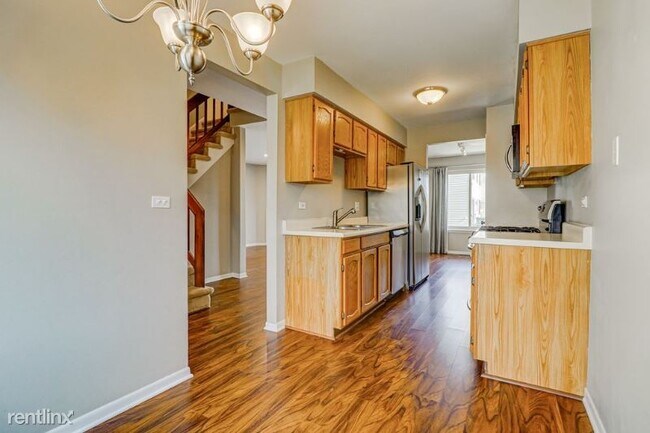 Foto del edificio - 281 E Forest Knoll Dr