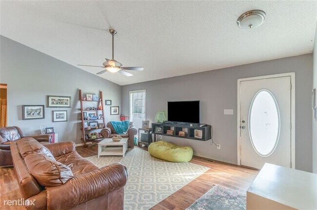Building Photo - 3 br, 2 bath House - 39 QUAIL Run