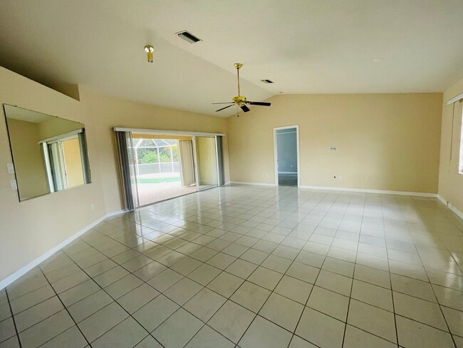 Foto del edificio - **DEEP CREEK, 3/2/2 POOL HOME**
