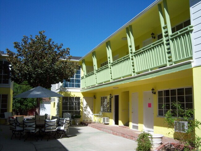 Foto del edificio - 4517 Fulton Ave