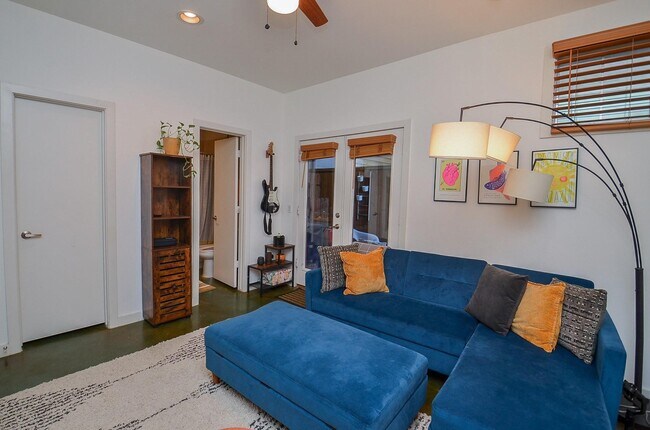 Foto del edificio - 1116 Columbus St