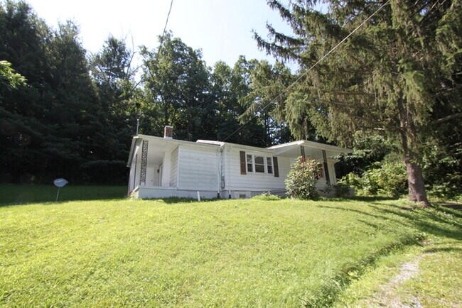 Building Photo - Single Family Home in Harpers Ferrry