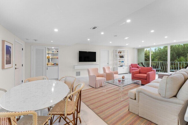 Foto del edificio - 2774 S Ocean Blvd