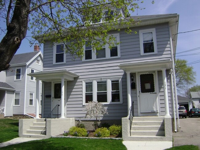 Foto del edificio - 133 Cottage St
