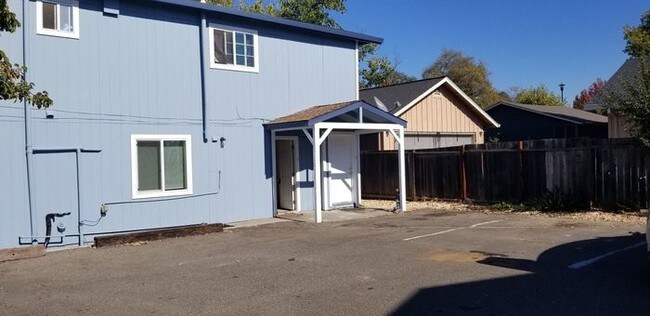 Building Photo - 325 Monte Vista Ave