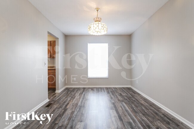 Building Photo - 7474 Carnation Ln