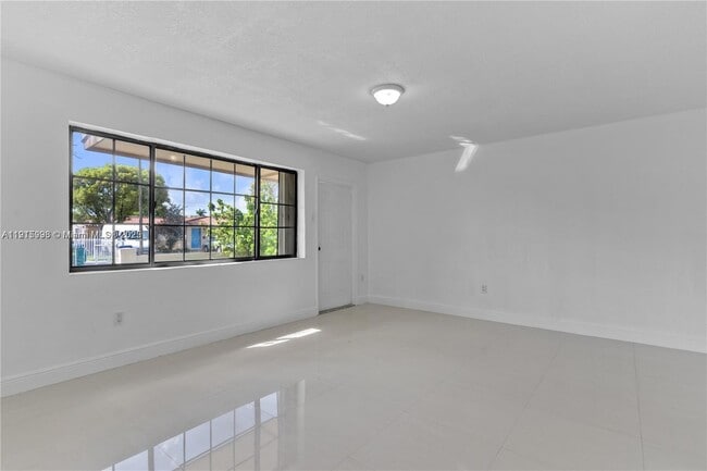 Foto del edificio - 11239 SW 5th Terrace