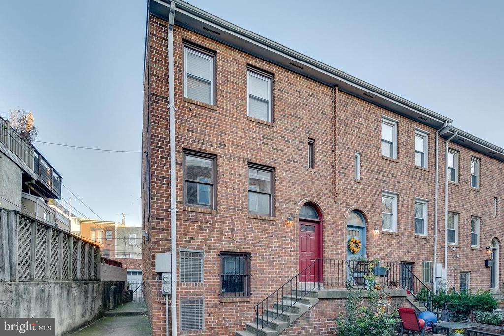 Foto principal - 830 S Howard St