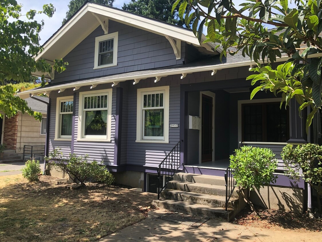 3957 SE Woodward St, Portland, OR 97202 Townhome Rentals in Portland