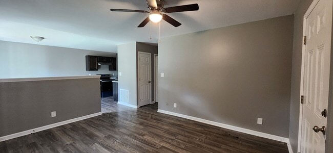 Building Photo - 608 Miller Ave