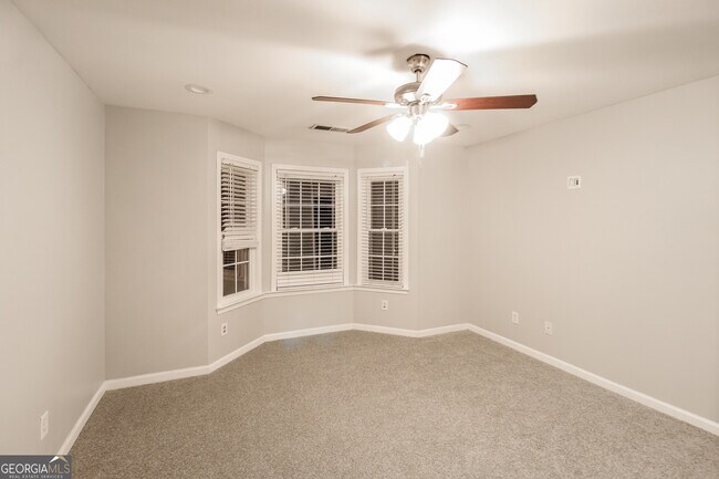 Building Photo - 77 Highland Falls Dr