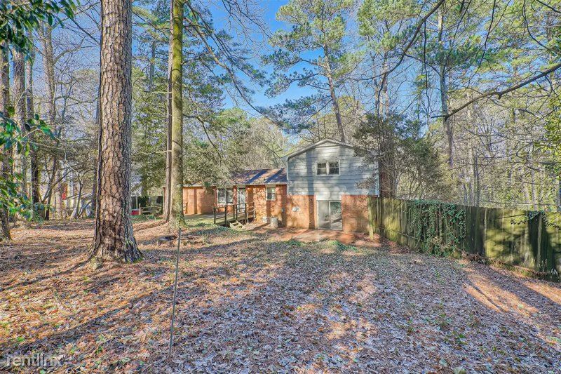 4 br, 3 bath House 5532 Four Winds Drive... House Rental in Lilburn, GA