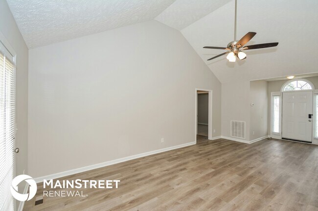 Building Photo - 361 Royal Garden Dr
