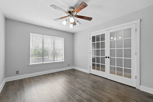 Foto del edificio - 1806 Oak Creek Dr