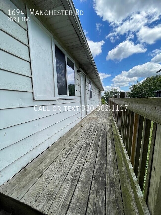 Building Photo - Two bedroom one bathroom duplex for rent