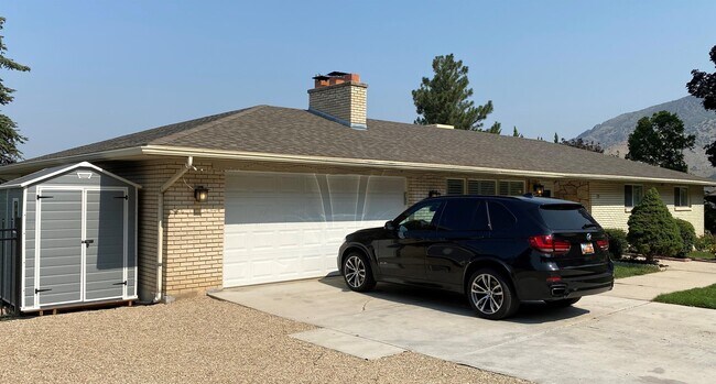 Foto del edificio - 3709 E Viewcrest Cir