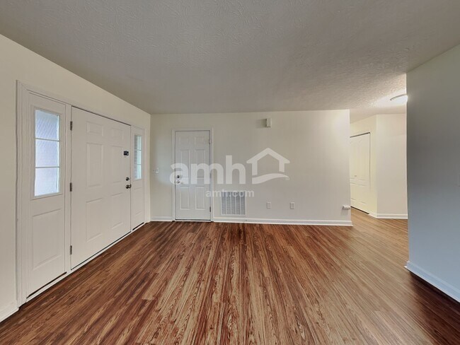 Building Photo - 2551 Samantha Dr