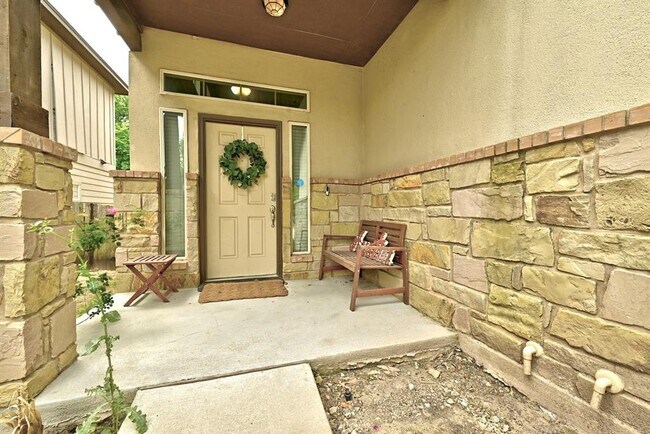 Building Photo - 7709 Menchaca Rd