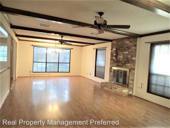 Building Photo - 15814 Pebble Bend Dr