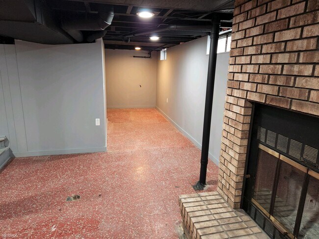 Building Photo - 2 br, 1 bath House - 1075 Cleveland Ave 10...