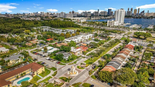 Foto del edificio - 2335 NE 172nd St