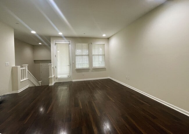 Building Photo - San Jose - 2 Bed, 2 Bath Condo Spacious San Jose Home in Convenient Location