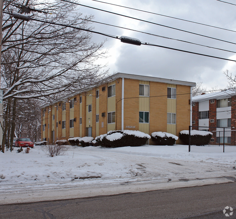 Primary Photo - Rhodes Avenue Apartments