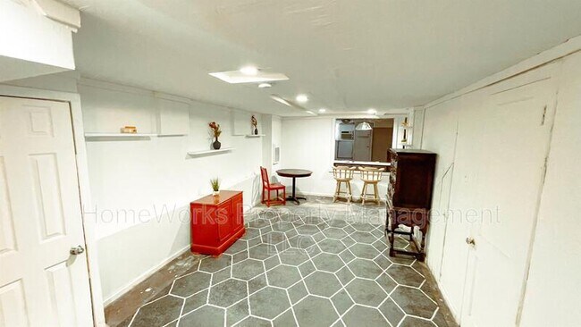 Foto del edificio - 3129 Eastern Ave