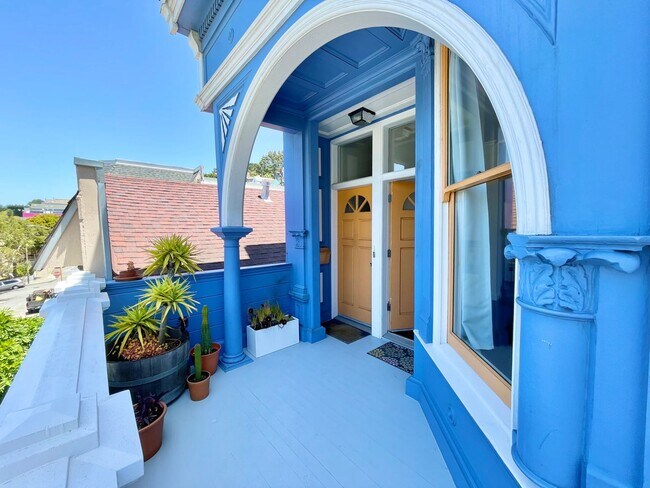Building Photo - 3BR/2.5BA Lovely Bernal Edwardian Flat! La...