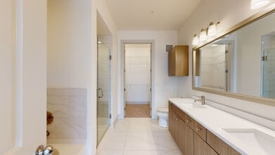 Interior Photo - 322 on North Broad